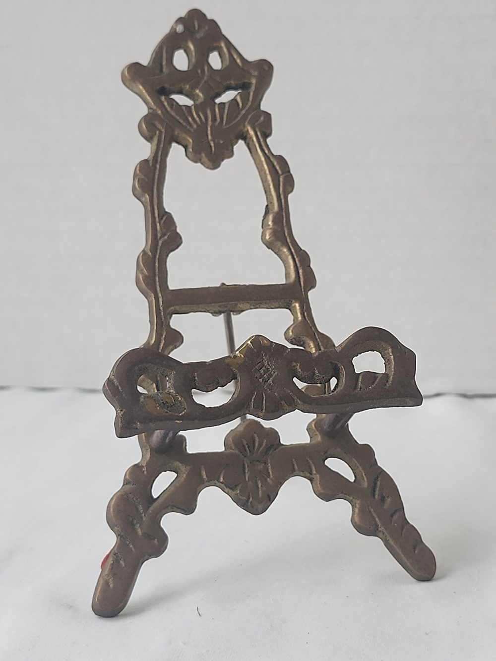 Vintage Ornate Brass Tabletop Easel – 6" x 3" Victorian Picture & Plate Stand
